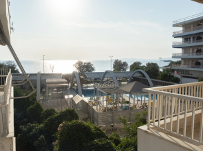 Art Home by the sea Saronida Apartments