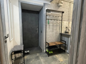 Квартира Двухкомнатная на площади Революции