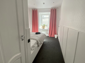 Апартаменты Серебрянический 14