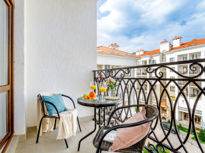 Apartamenty na Pervoj Beregovoj Linii s Letnim Bassejnom Home Group