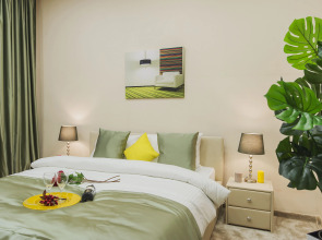 Квартира GM Apartments Стильная Трехкомнатная в центре рядом с МХАТ