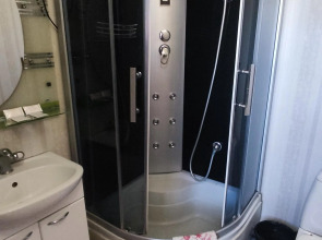 Отель Золотой улей