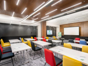 Отель Holiday Inn Yerevan Republic Square, an IHG Hotel