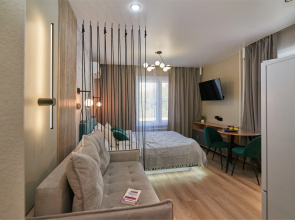 Horomy s Alisoj i Golosovym Upravleniem Apartment