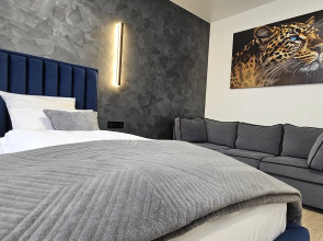 Апартаменты Алиса в Центре на Уральской 20