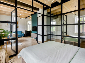 Апартаменты Tverloft у Волги с прозрачной спальней