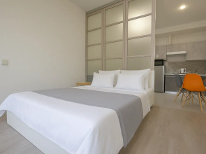 Квартира Студия с витражными окнами с видом на лес и горы