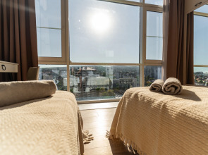 Апартаменты трехкомнатные с панорамным видом на город и море в центре Новороссийска от LetoApart