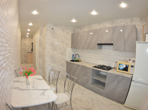 Апартаменты Уютная двухкомнатная квартира на Верхней Дуброве