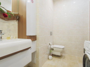 Квартира GM Apartments Стильная Трехкомнатная в центре рядом с МХАТ