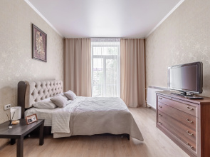 V Samom Tsentre Goroda Flat
