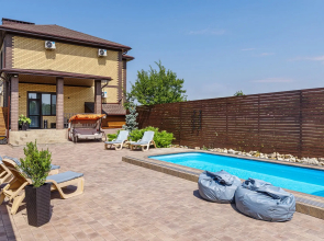 Rechnoj klub Kottedzh Krasivyj Villa