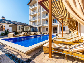 Yuzhnyie Nochi Hotel