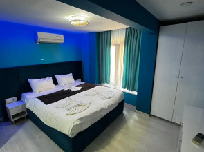 Отель Moon Blue