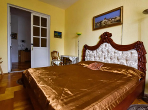 V Starinnoy Usadybe Flat