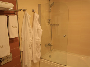 Отель Атропат