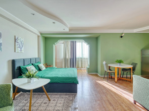 13 Samiy Tsentr. Vid Na Gorod I Gory. Idealno dlya Komandirovannogo i Turista Apartments