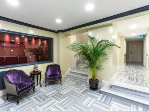 Meroddi La Porta Hotel