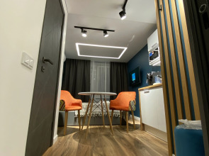 Синяя студия Апартаменты и точка