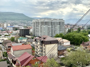 Квартира Гаджиева 164