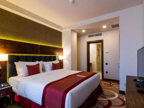 Отель Ramada and Suites by Wyndham Yerevan