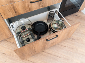 Апартаменты трехкомнатные с панорамным видом на город и море в центре Новороссийска от LetoApart