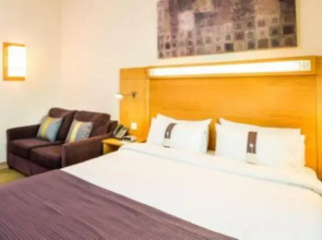 Holiday Inn Express Dubai Airport an IHG Hotel