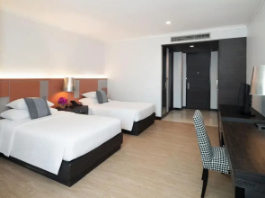 Отель The Berkeley Hotel Pratunam