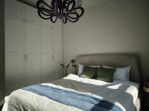 Квартира Комфортная с Просторной Гостиной, Спальней, Детской, Кабинетом и Двумя Санузлами