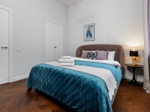 Апартаменты 4-комнатные HomeApart К.Маркса, 30