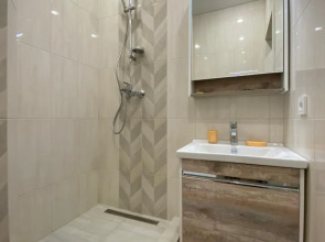 Море квартир с видом на зеленую бамбуковую рощу