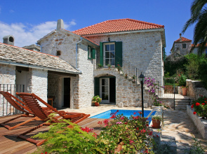 Maruka Villa