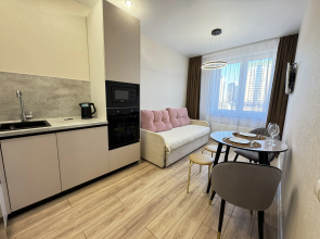 Chetyrekhmestnaya Dizaynerskaya V Tsentre Goroda Flat