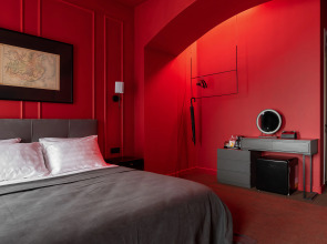 Апартаменты Red room в NikolaevBuilding