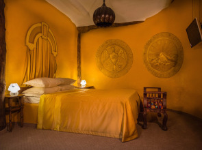 Отель Luxury House