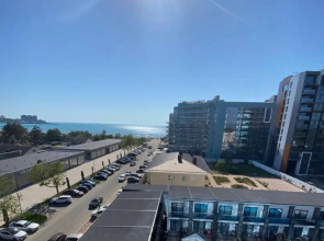 Апартаменты у моря с видом на бассейн