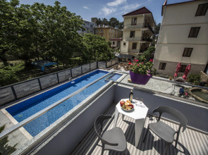 Отель Chveni Ezo Boutique Hotel