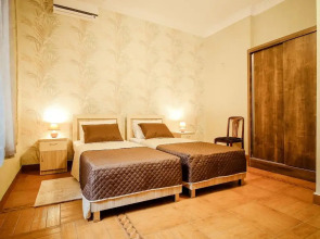 Отель Toma's House