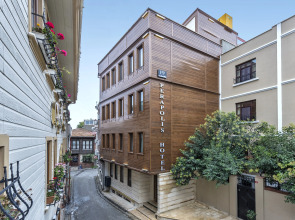 Отель Perapolis