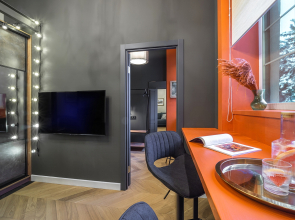 Апартаменты Queenstay Orange Loft