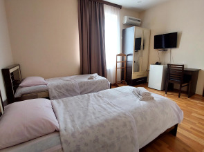 Отель Max Comfort