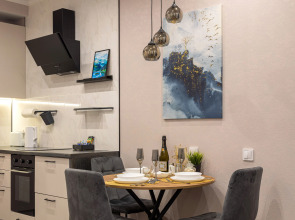 Квартира Дизайнерская Студия на Три Окна Feel At Home у Невского Проспекта