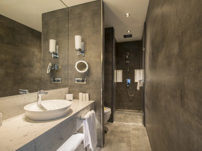 Golden Tulip Istanbul Bayrampasa