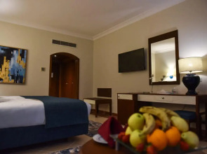 Ivy Cyrene Island Aqua Park Resort