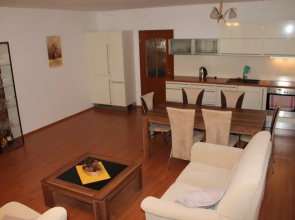 Lilianna Apartments