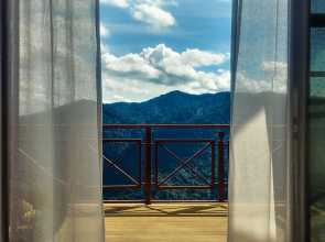Gorilla Heights Lodge Hotel