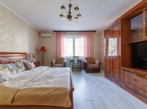 Апартаменты с 3 спальнями на Моисеенко 5 - 8 человек