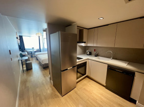 Отель Weingart Suites