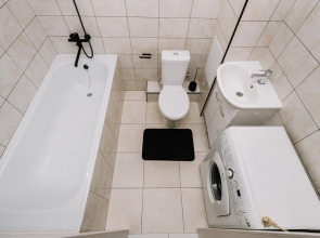 Апартаменты Уютная квартира не далеко от метро на Виктора уса