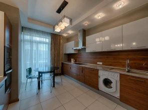 Апартаменты 4-комнатные HomeApart Сторожовская, 6
